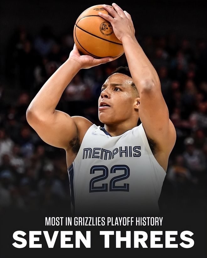 足球女经理用肉体激励队员视频