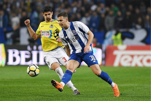 关于波尔图训练开放日，今晚单刀错失引欢呼，全明星赛在即，更衣室氛围转暖的信息