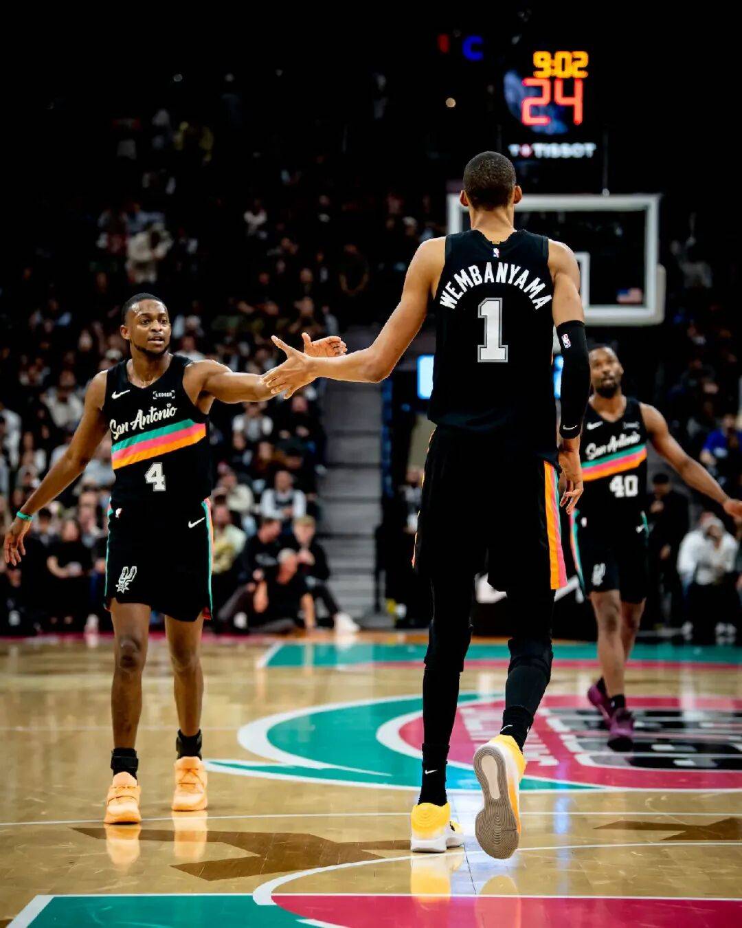 九游登录入口-国际比赛日迈阿密热火备战NBA常规赛，门线救险细节曝光，球迷炸锅，纪律约束更严格的简单介绍